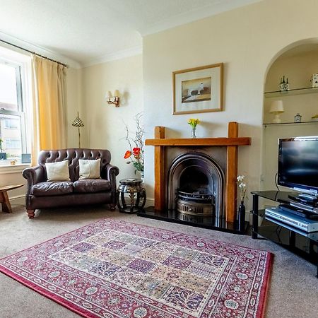 Willow Cottage - Cost 3 Bed Cottage In Penrhyn Bay With Sea Views With Access To Snowdonia Rhôs-on-Sea Exteriör bild