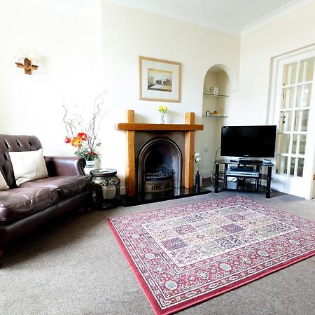 Willow Cottage - Cost 3 Bed Cottage In Penrhyn Bay With Sea Views With Access To Snowdonia Rhôs-on-Sea Exteriör bild