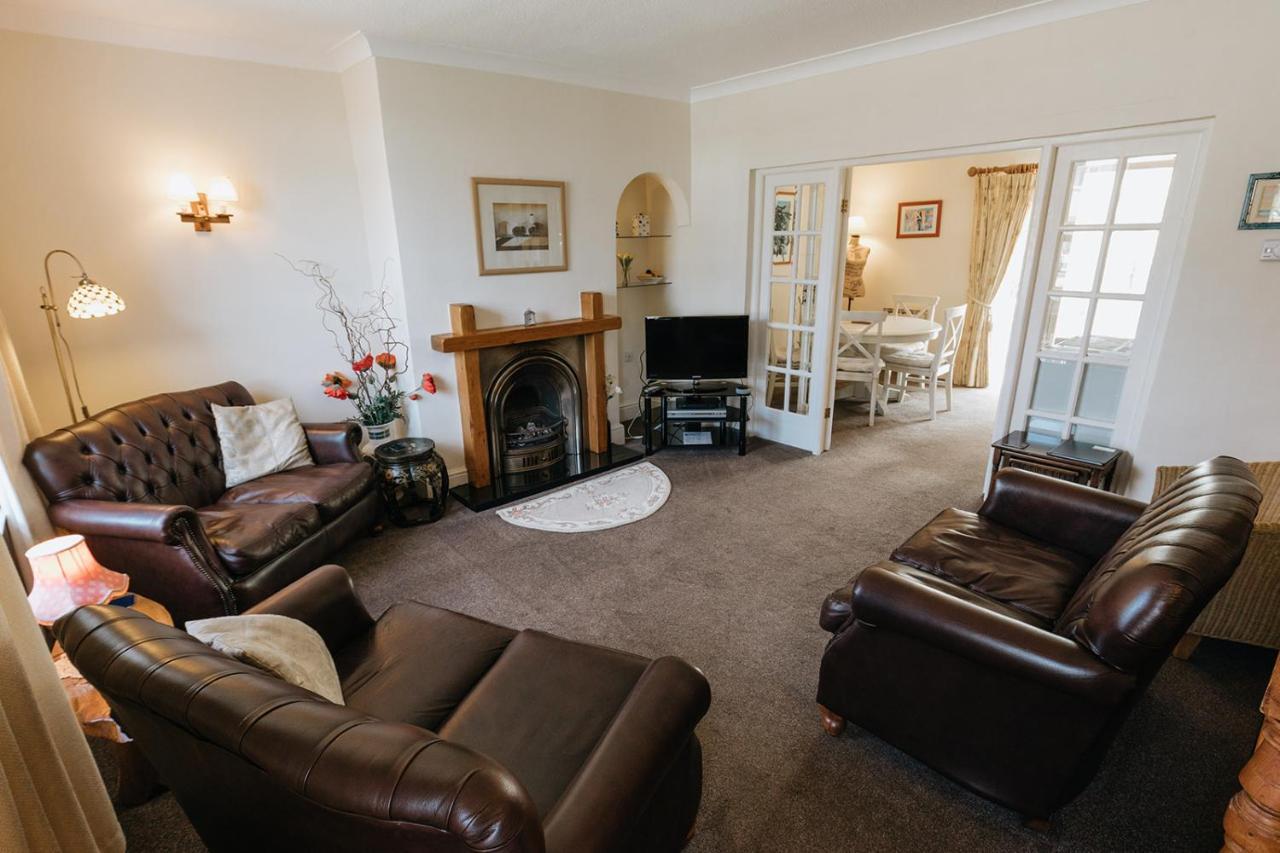 Willow Cottage - Cost 3 Bed Cottage In Penrhyn Bay With Sea Views With Access To Snowdonia Rhôs-on-Sea Exteriör bild