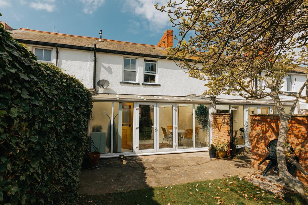 Willow Cottage - Cost 3 Bed Cottage In Penrhyn Bay With Sea Views With Access To Snowdonia Rhôs-on-Sea Exteriör bild